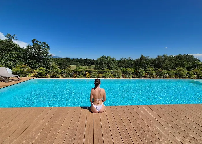 Casale Raffaello Bed & Breakfast 4*