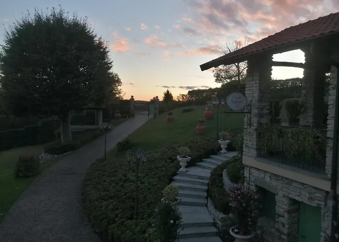 Bed and Breakfast Casale Raffaello 4*