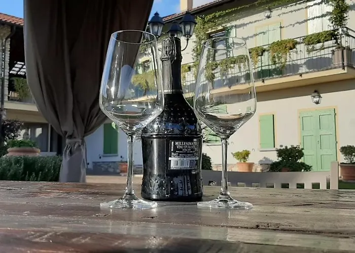 Bed & Breakfast Casale Raffaello Albese Con Cassano