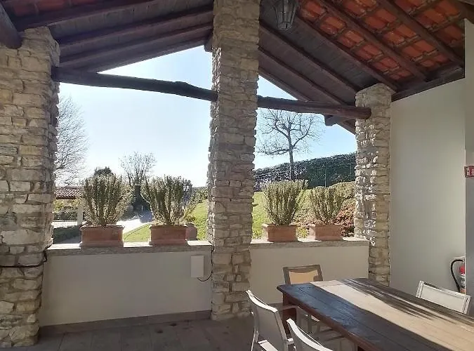 Casale Raffaello Albese Con Cassano