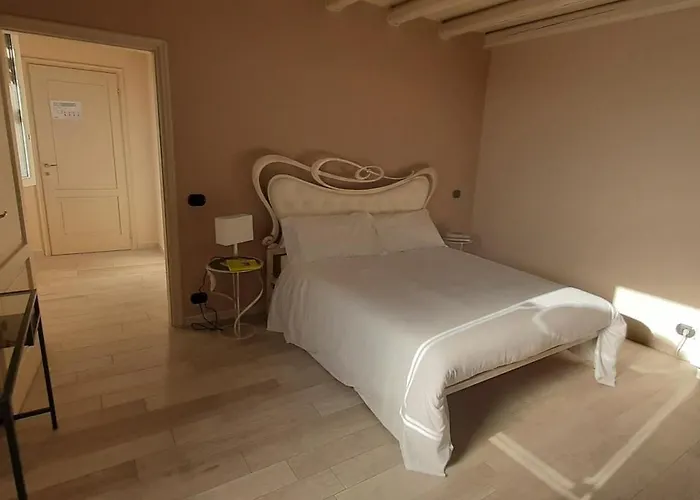 Bed and Breakfast Casale Raffaello Albese Con Cassano