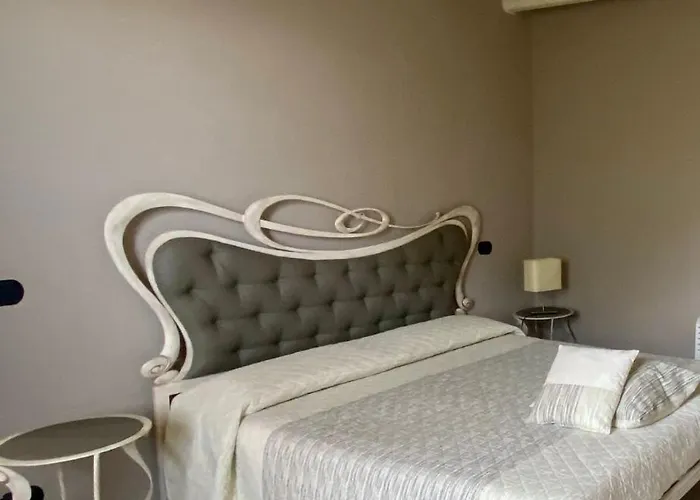 Bed and Breakfast Casale Raffaello Albese Con Cassano