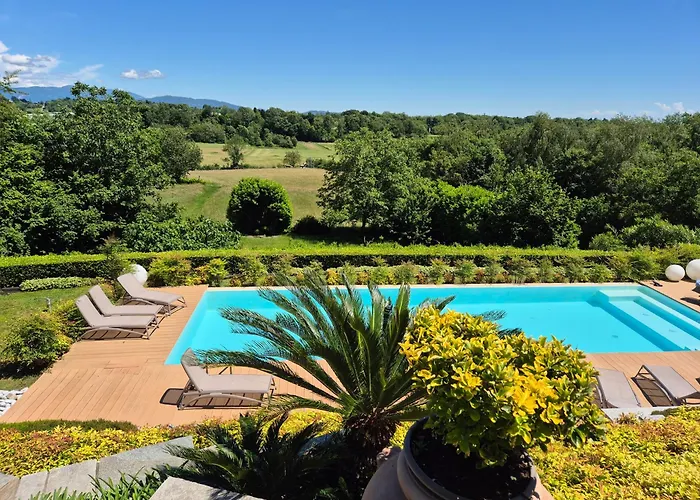 Bed and Breakfast Casale Raffaello 4*