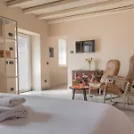 Casale Raffaello Bed & Breakfast 4*